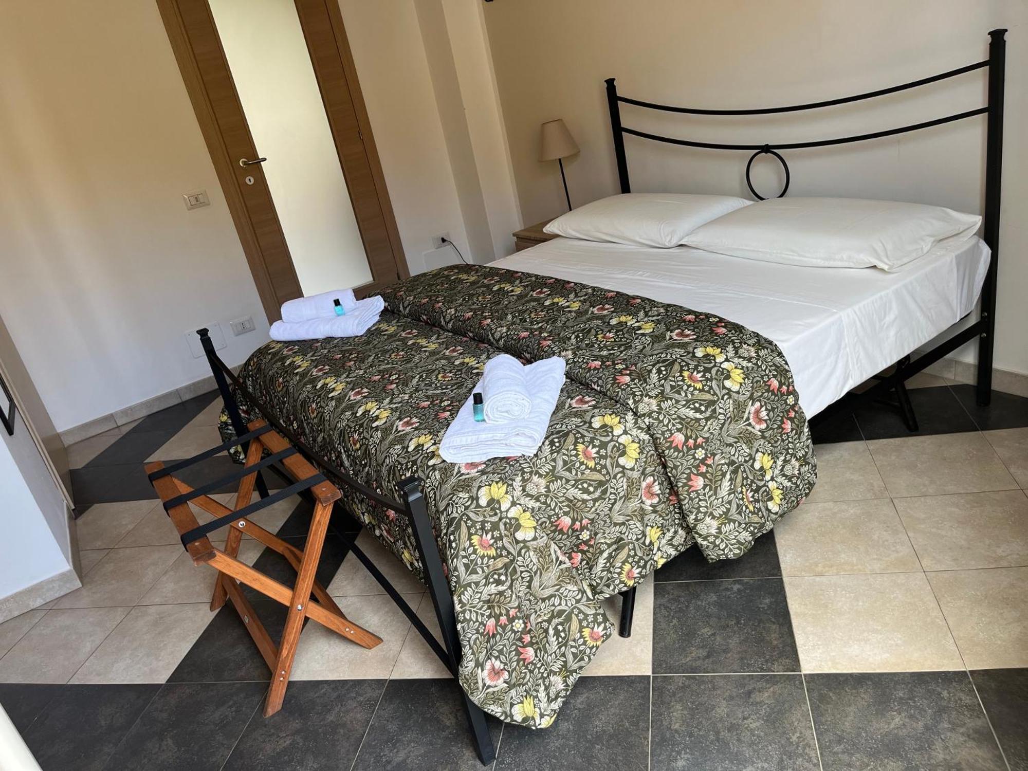 B & B Jasmine Santa Teresa Di Riva Zewnętrze zdjęcie